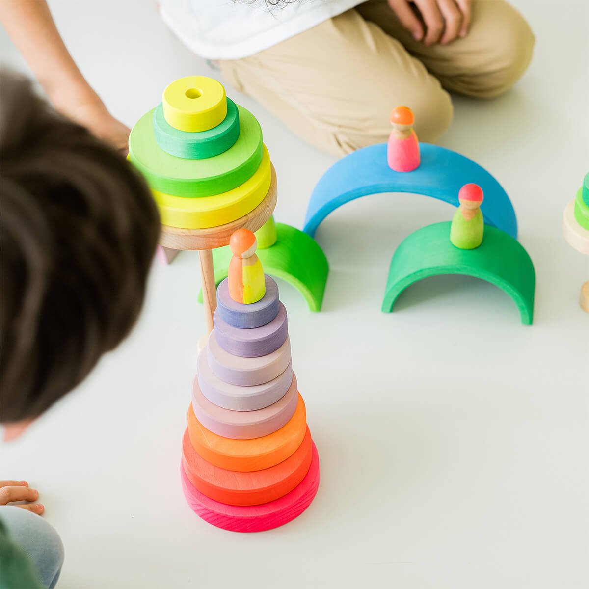 Neonfreunde aus Holzfiguren von Grimm´s kaufen - Spielzeug, Geschenke, Babykleidung & mehr