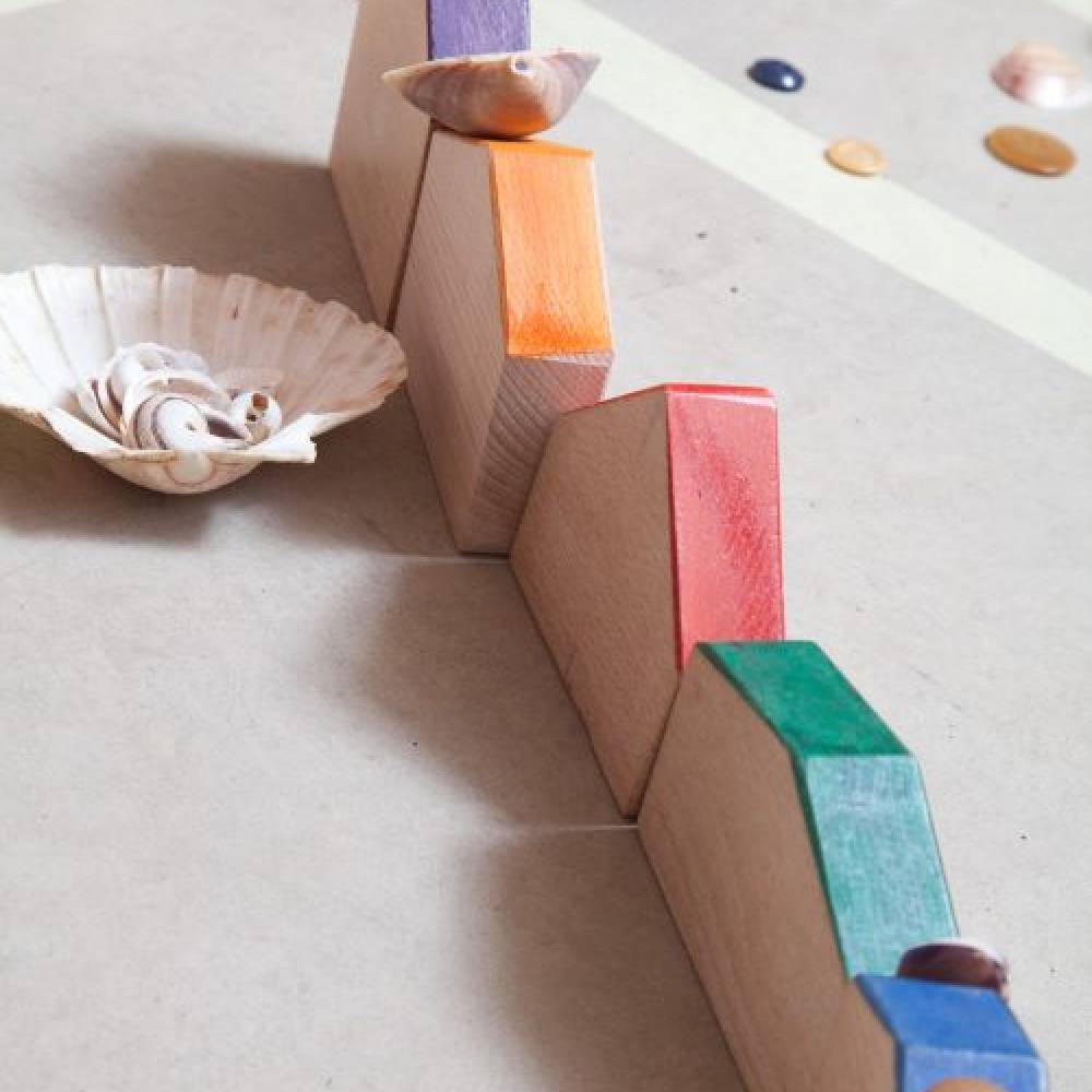 Houses and Nins Holzspielzeug von Grapat kaufen - Spielzeuge, Babykleidung & mehr